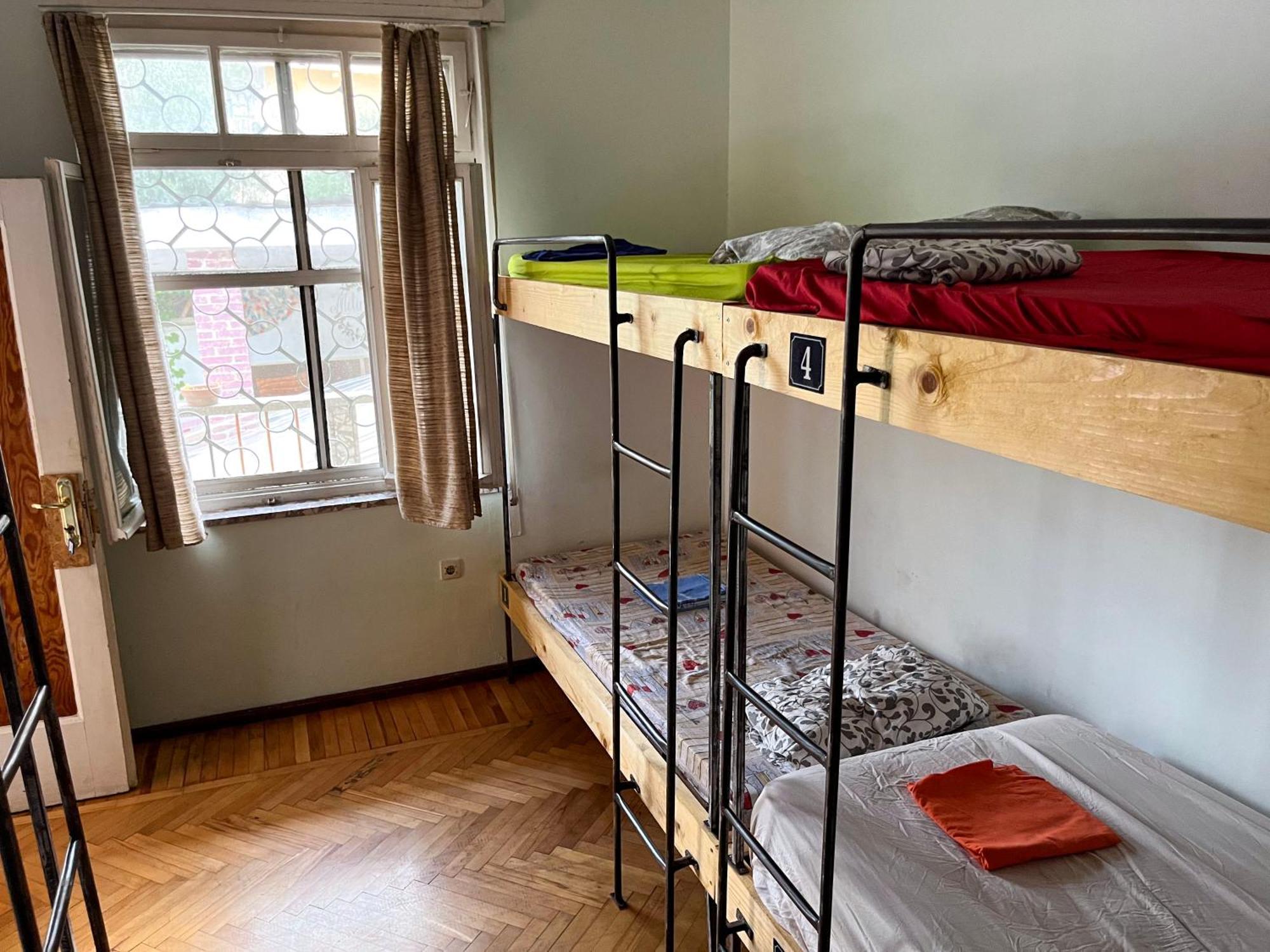 Milingona City Center Hostel Tirana Extérieur photo
